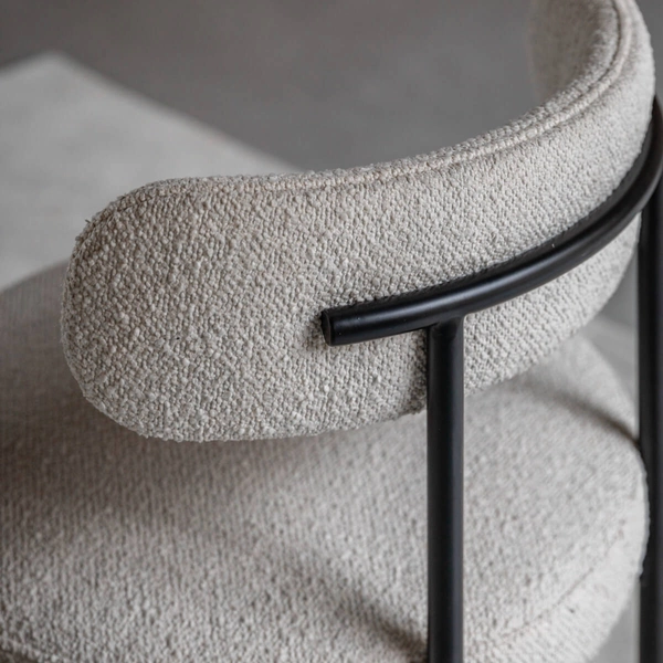 Pluszowe krzesło do sypialni Aveley 5056693528548 kremowy czarny