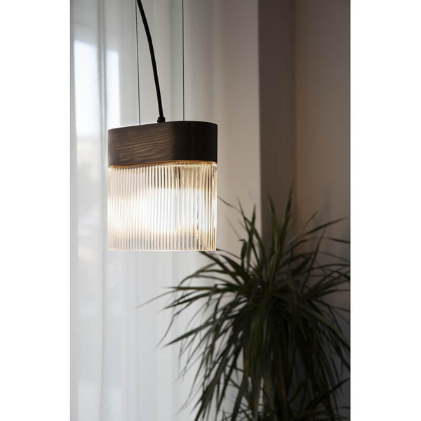Drewniana lampa wisząca Flumina FLA132P0 ryflowana czarna