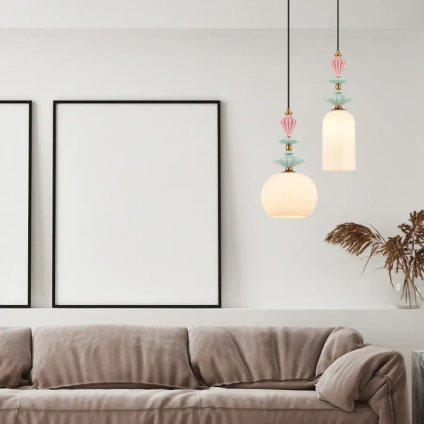 Ceramiczna wisząca lampa 22079 szkło opalowe do przedpokoju mosiądz