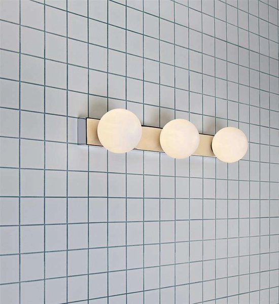 LAMPA ścienna MINI 106382 Markslojd metalowa OPRAWA listwa KINKIET szklane kule balls IP44 białe