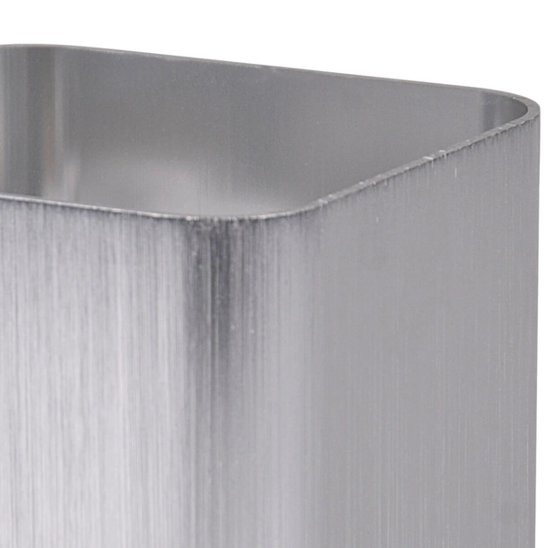 Srebrny kinkiet do sypialni Izar metalowa lampa cube