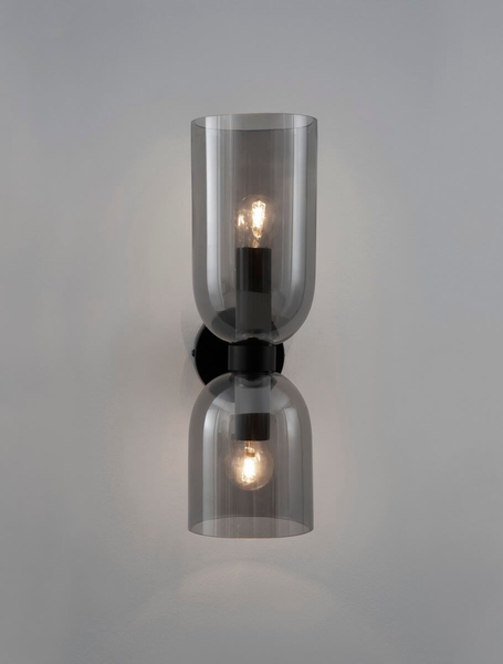 Loftowa lampa ścienna Repos do sypialni czarna przydymiona
