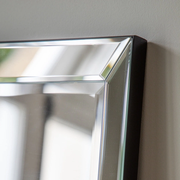 Podłużne lustro do sypialni Luna 5055999251990 szklane srebrne