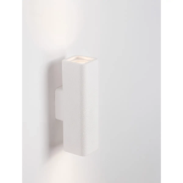 Prostokątny kinkiet naścienny RENQUIO LE45577 na korytarz biały