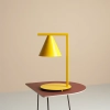Stołowa lampa gabinetowa Form Table 1108B14 Aldex żółty stożek metalowy