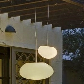 Zewnętrzna lampa wisząca PETRA kulista do ogrodu IP44 biała