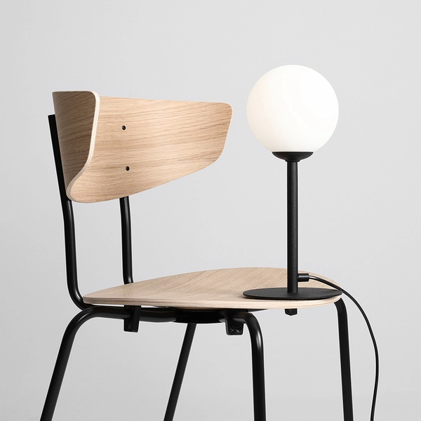 Czarna lampka stołowa Pinne 1080B1 Aldex kula sypialniana 1-płomienna