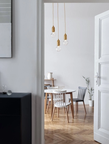 Nowoczesna lampa wisząca Bani kaskada z kryształkami złota