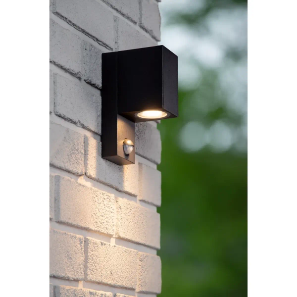 Kinkiet z czujnikiem ruchu ZARO 69802/01/30 Lucide IP65 czarny