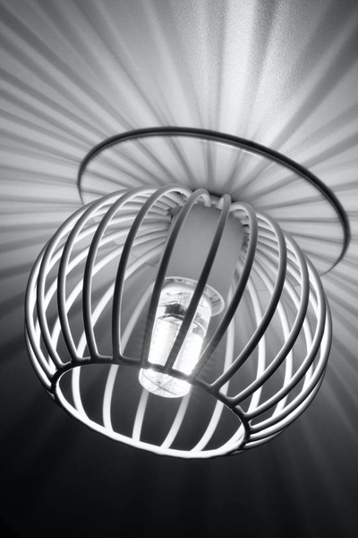 Biała lampa sufitowa 2268743 industrialna do przedpokoju druciak