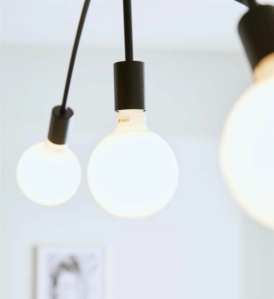 Metalowa lampa sufitowa Cygnus do holu czarna industrial