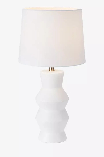 Stojąca lampa biurkowa Shape z ceramiki z abażurem biała