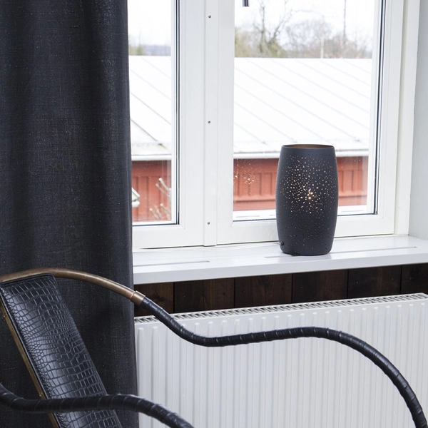 Ażurowa lampa stojąca Colby stołowa do gabinetu czarna