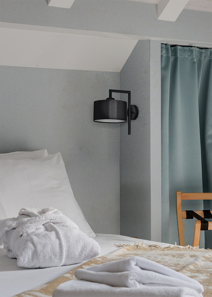 Lampa ścienna Simone K-4324 materiałowa do sypialni czarna