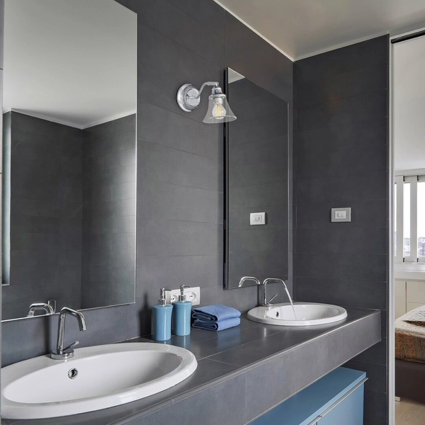 Szklana lampa ścienna Antoine industrial kinkiet do łazienki chrom