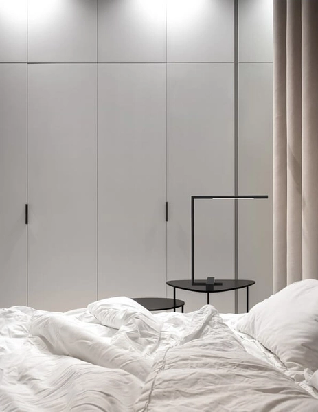 Stojąca lampa minimalistyczna Bell na szafkę LED 6,8W 3000K czarna