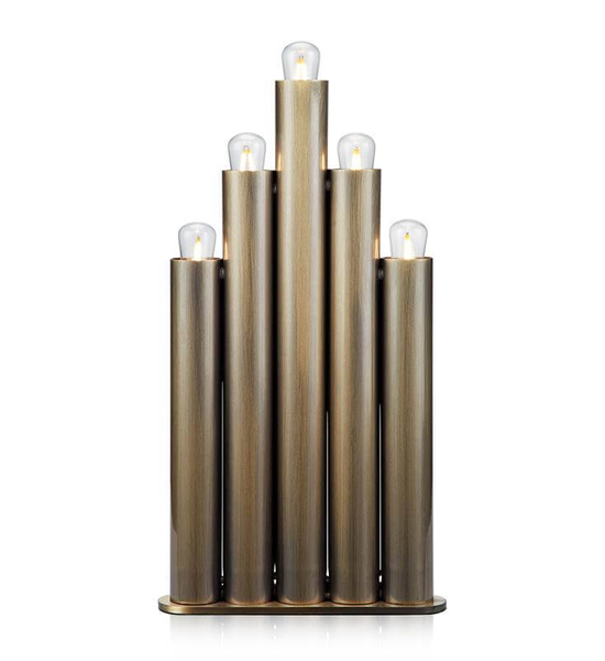 Metalowa lampa świecznikowa Organo stojąca na komodę mosiądz
