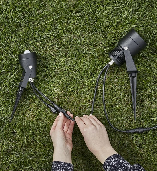 Ogrodowa lampa wbijana Garden kierunkowa LED 9W 3000K czarna