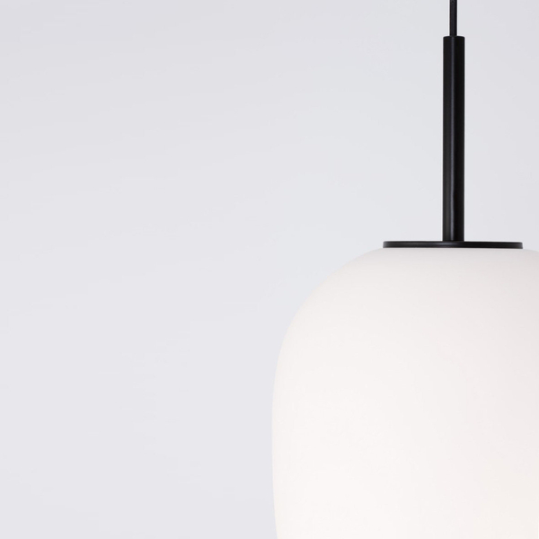 Czarna lampa wisząca Marc LE42720 szklana kula ball do pokoju loftowa