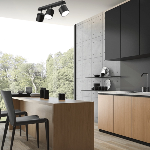 Reflektorowa lampa sufitowa Dixie nad kuchenną wyspę czarna