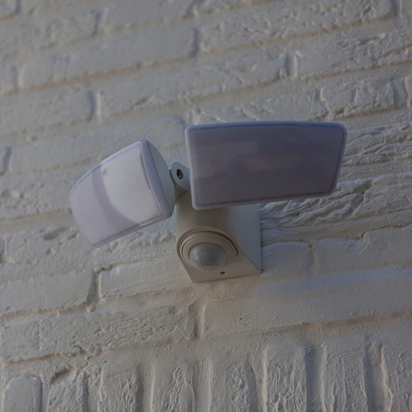 Kinkiet z czujnikiem Artica 7635605331 LED 14,5W 2700-6500K IP44 biała