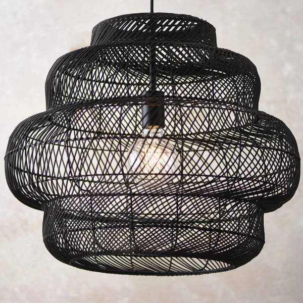 Zwisowa lampa rattanowa L&-198474 Light& do salonu boho czarna
