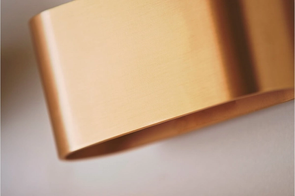 Owalna lampa ścienna Vega AZ1746 do przedpokoju metalowa złota