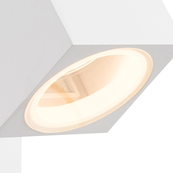 Ścienna lampa zewnętrzna Goran IP54 na balkon czujnik ruchu biała