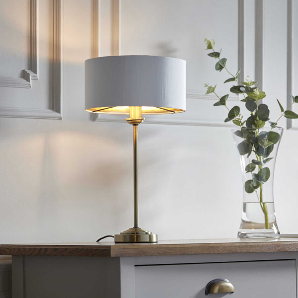 Nocna lampa stołowa Highclere 104054 Endon vintage mosiądz biały