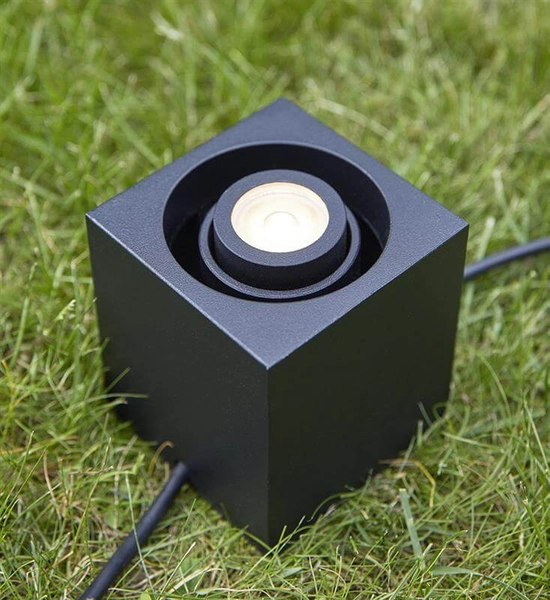 Metalowa lampa do ogrodu Garden kostka LED 3W czarna