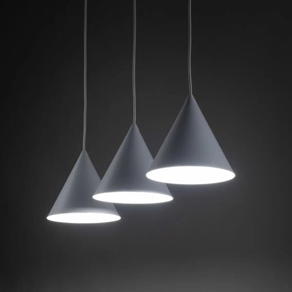 Potrójna lampa wisząca CONO 10011 stożkowa na listwie biały