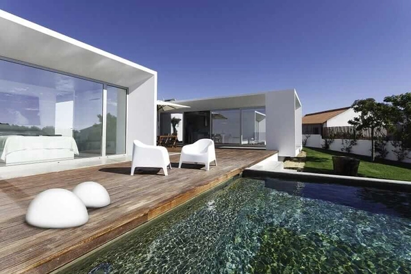 Zewnętrzna lampa dekoracyjna Clouds LP-3519-600 ogrodowa biała