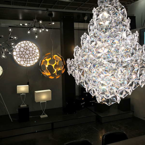 Glamour lampa wisząca Monarque na łańcuchu nad łóżko chrom