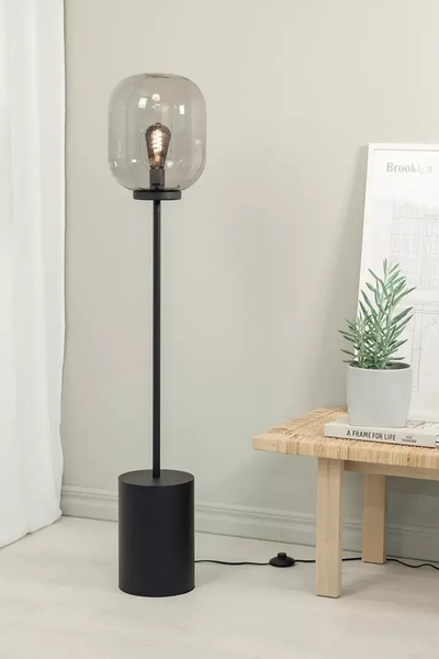 Podłogowa lampa stojąca Bronx czarna do salonu industrialna