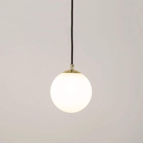 Minimalistyczna wisząca lampa Piano 33658 Sigma kula ball biała mosiądz