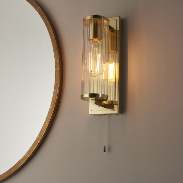 Łazienkowa lampa ścienna L&-194075 Light& tuba szklana IP44 mosiądz