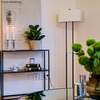 Biała lampa stojąca Luton podłogowa z abażurem do salonu