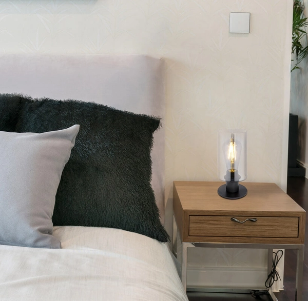 Lampka stojąca Hadera 15465T na komodę czarna przydymiona