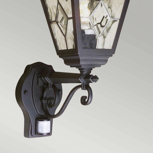 Zewnętrzna lampa ścienna Norfolk NR1-PIR-BLACK Elstead na taras z czujnikiem czarna