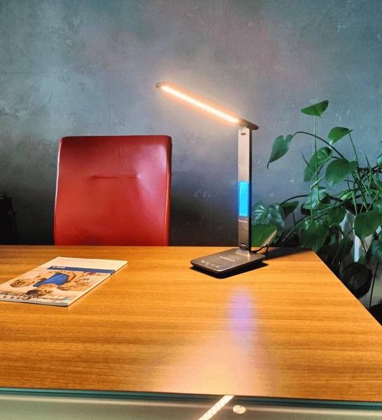 Lampka biurkowa Blaupunkt LBW6PRO LED 6W 3000K-6000K LCD stojąca biała