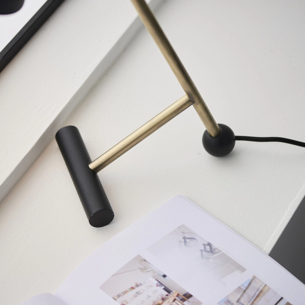 Lampka biurkowa L&-193064 Light& stożkowy klosz czarny mosiądz