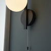 Ścienna lampa kula L&-194081 Light& z włącznikiem IP44 czarna