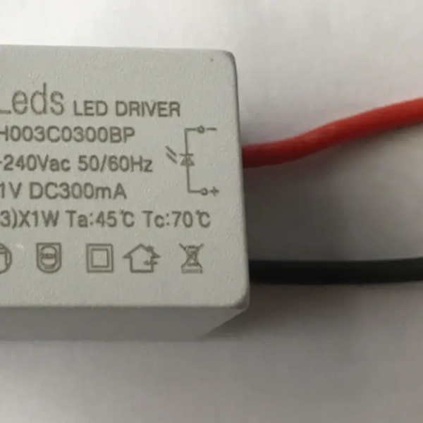 Wewnętrzne zasilanie mini do ledowych lamp 3300 1-3x1W 230V biały