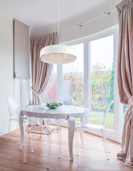 Okrągła lampa wisząca Cienaga do przedpokoju biała crystal