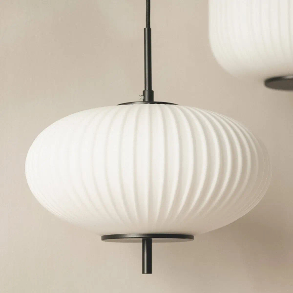 Lampa wisząca ze szkła Culaccino ABR-LWS-CUC ryflowana biała czarna