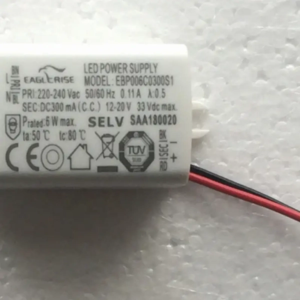 Zasilacz do lamp LED wewnętrznych 6300 4-6x1W 230V biały