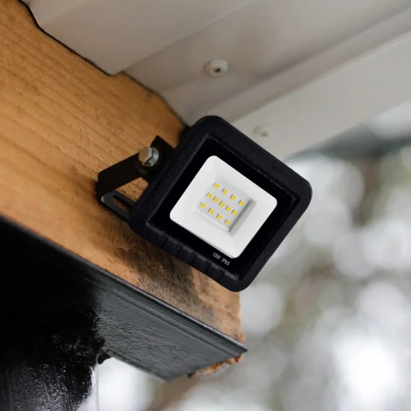 Regulowany naświetlacz zewnętrzny 312440 LED 10W 4000K IP65 czarny