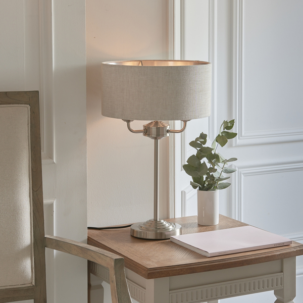 Lampa stołowa klasyczna Highclere 94369 Endon na komodę beż chrom