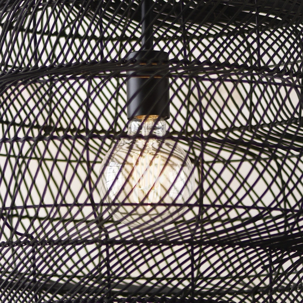 Zwisowa lampa rattanowa L&-198474 Light& do salonu boho czarna