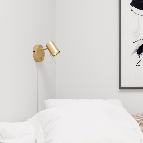 Złota lampa ścienna Correct metalowy spot do czytania